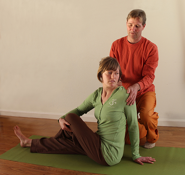 Teaching Yoga Pose Spinal Twist